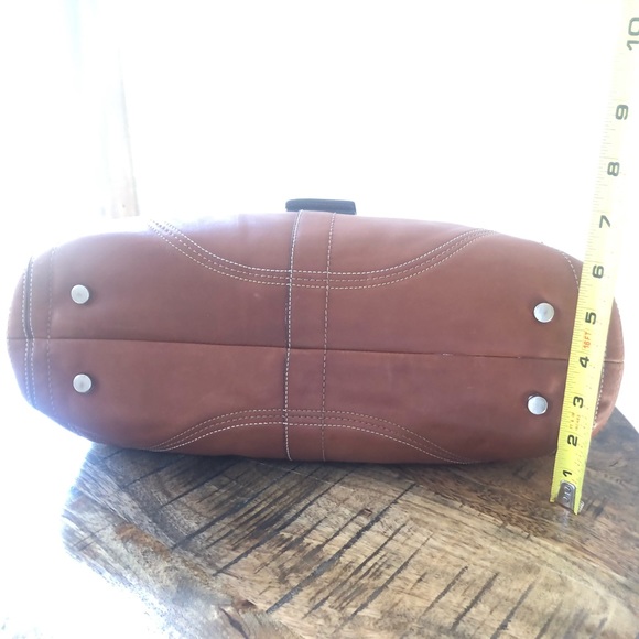 Leather Coach Handbag 💯 Authentic - Picture 3 of 13